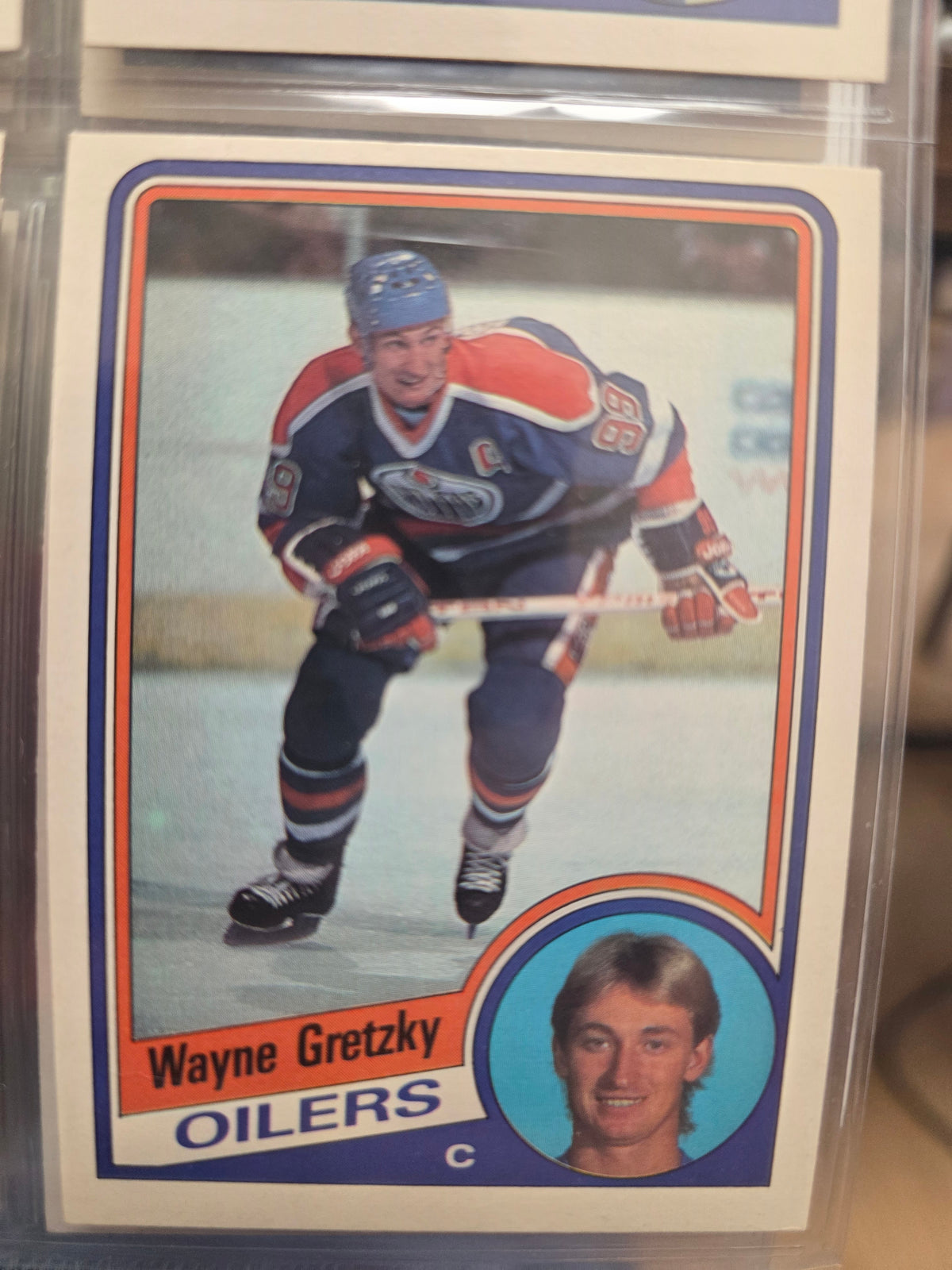 1984-85 O-Pee-Chee Hockey Hand Collated Set (NM-MT) (In Album)