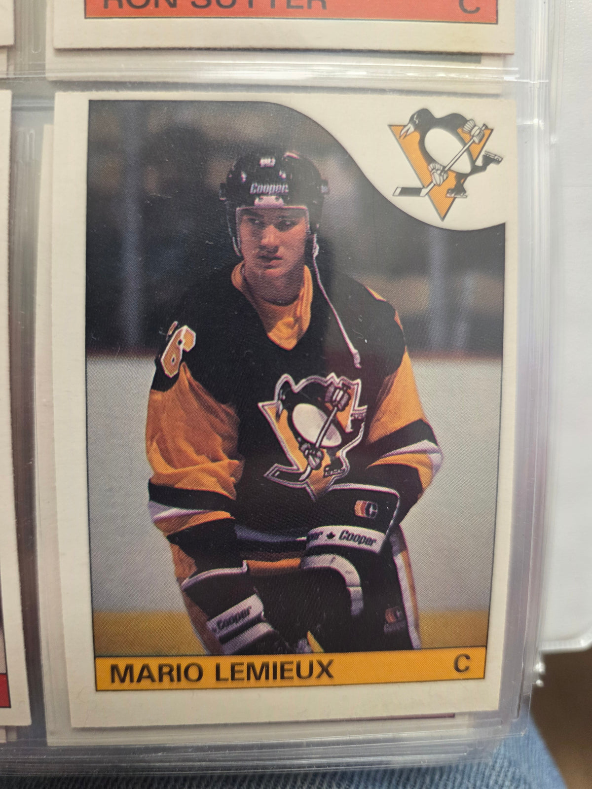 1985-86 O-Pee-Chee Hockey Hand Collated Set (NM-MT) (In Album)